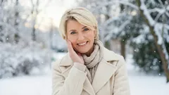 Ľudia, ktorí vyzerajú oveľa mladšie, než je ich vek, sa vyhýbajú týmto 6 zvykom.