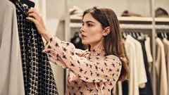 10 vecí, ktoré skutočne elegantné ženy nikdy nenosia, nech sú akokoľvek trendy