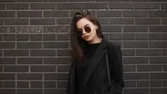 Nie je to len štýl: čo hovorí psychológia o ľuďoch, ktorí vždy nosia čiernu?